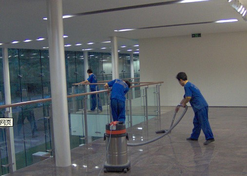 讓你家一塵不染：南京開(kāi)荒保潔公司教你